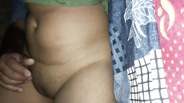 Desi sis closeup of shaved pussy and belly in kinky amateur fuck