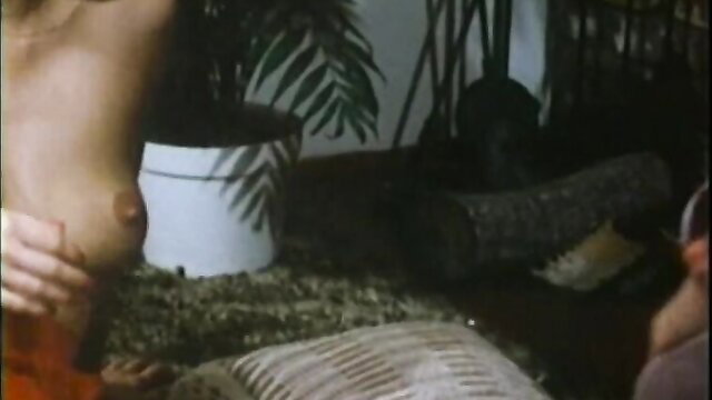 Jasmine reverse cowgirl on Tom Byron in Borderline