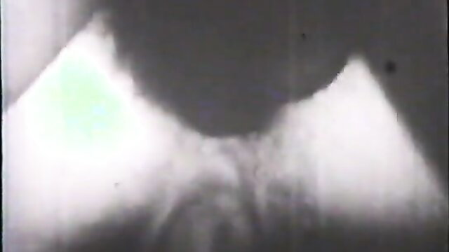 Vintage Color Climax close-up pussy eating and play in antique porn loop