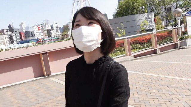 Masked Japanese beauty in black dress at riverside, FC2 PPV debut