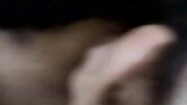 Arab slut licks dick closeup before nipple licking action