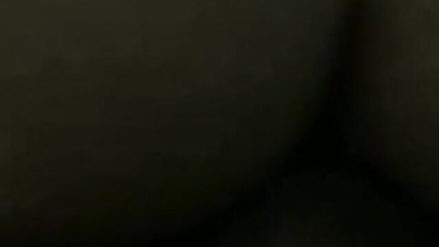 Hot wife shows off her big juicy ass in sexy pose