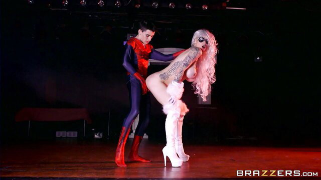Mila Milan in Black Cat cosplay fucked doggy by Spider-Man Jordi