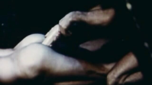 Vintage gay anal sex closeup: muscular hunk barebacks hairy man doggy style