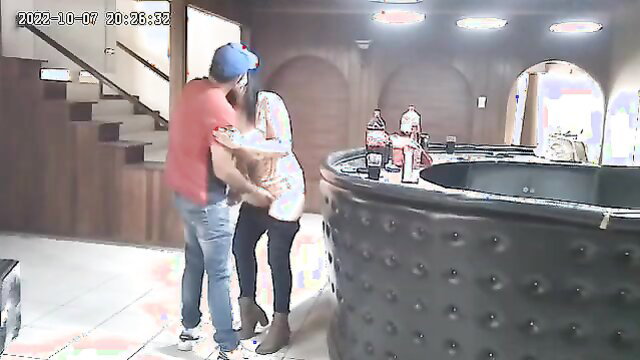 Leili Koshi catches husband cheating, sparks catfight at bar in sexy dress