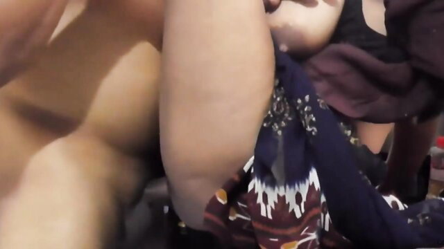 Amateur kitchen sex: guy nails neighbor's fiance bent over cooking