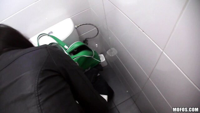 Samantha Joons & Johnson dirty public toilet scene with green bag