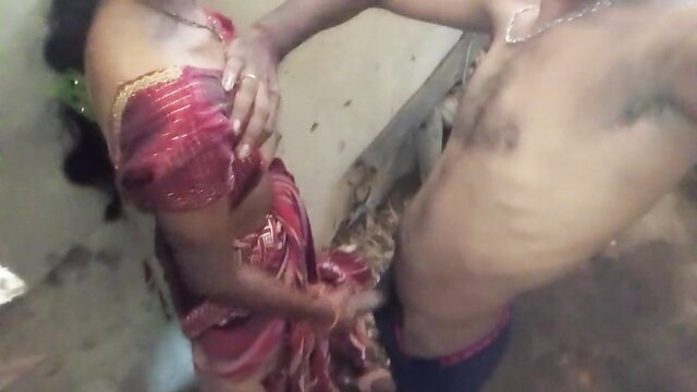 Desi bhabhi in red saree fucked by Indian bf in village
