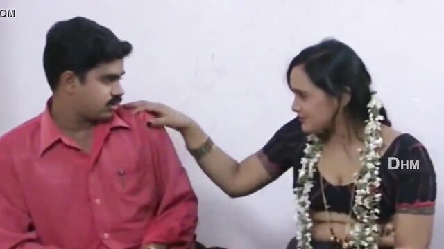 Desi Indian aunty in saree with big boobs touched by man