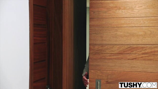 Kelly Collins gripping door in sexy tease, TUSHY anal debut