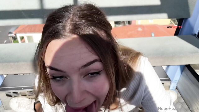 Hope Heaven sticks out tongue for risky gondola deep blowjob