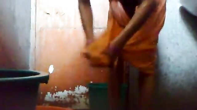 Skinny ugly Bangla brunette washing body shamelessly on cam