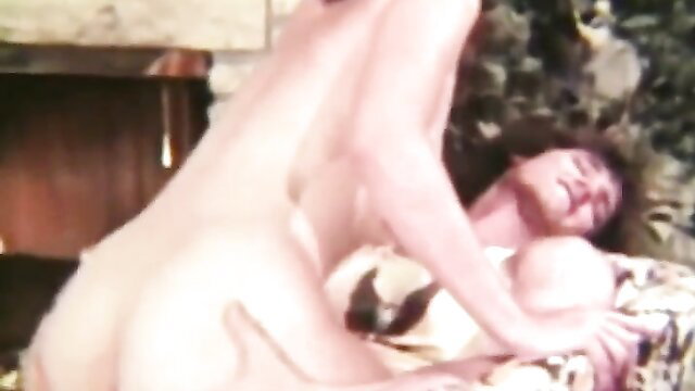 Vintage lesbian 69 on couch with nude white women