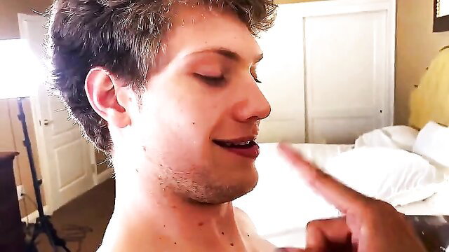 Yasmin Lee fingers dominated guy in Eva Paradis threesome