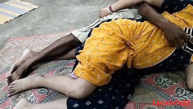 Indian village wife hardcore fucked by man in saree on mat