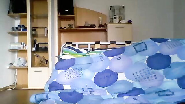 Indian babe white T-shirt solo masturbation webcam thumbnail