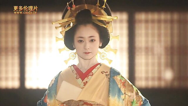 Beautiful Japanese geisha in kimono, sensual Asian beauty closeup