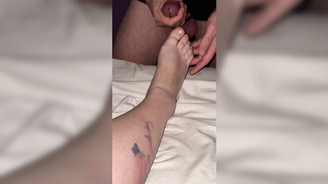 Desi wifey foot fetish: worships soles, deepthroats cock, swallows cum