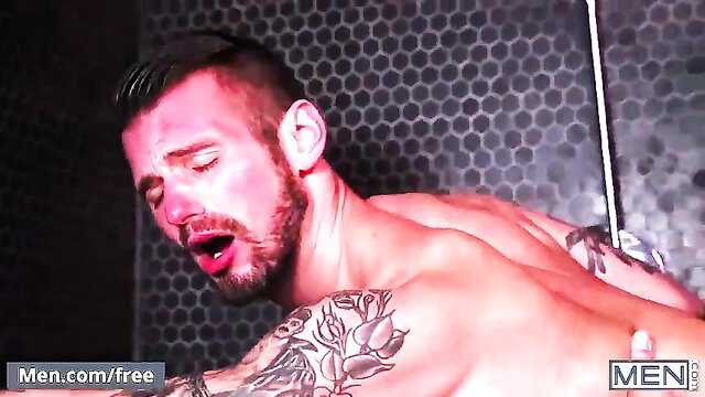 Alex Mecum muscular hunk facial pleasure in shower gay porn