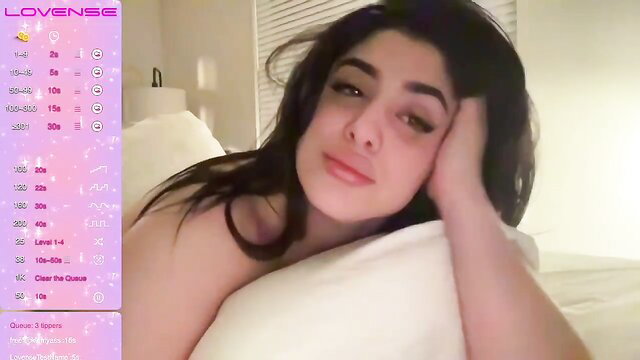 Busty thick foreign babe January solo play, big tits tease in bed