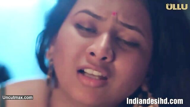 Indian MILF closeup face in ecstasy, hardcore Ullu action
