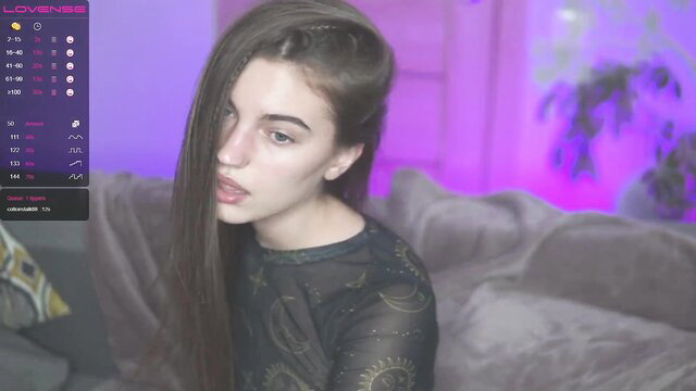 Hot teen babe with long hair in sheer top on Chaturbate solo