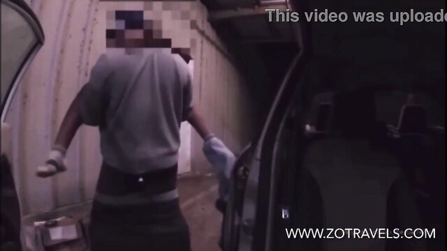 Man manhandling tight black virgin pussy in Chicago OBlock car