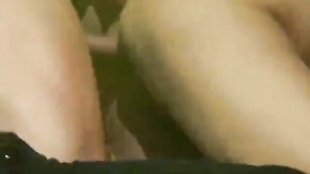 Busty teen legs spread in live sex show, pale skin and green backdrop