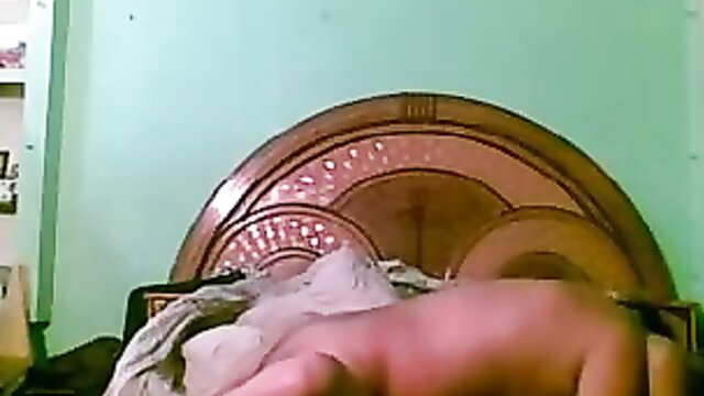 Indian GF nude on bed, amateur couple sex thumbnail