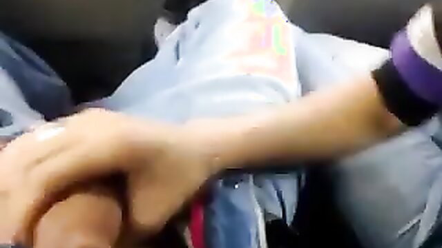 Turbanli woman giving sloppy handjob in car, amateur Turkish style