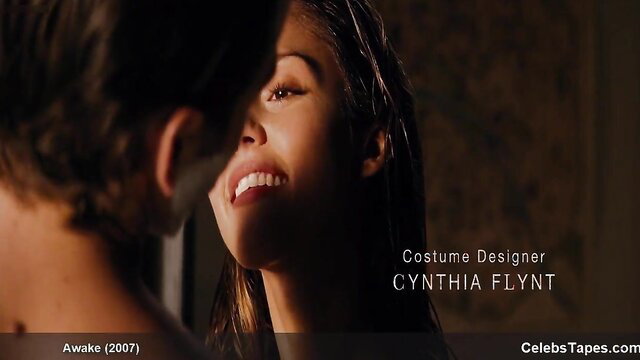 Jessica Alba wet smiling closeup side boob nude scene 2007