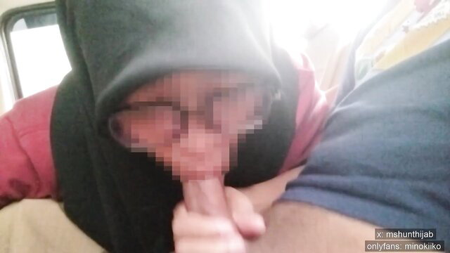 Minokiiko in hijab sucks cock intensely, amateur closeup