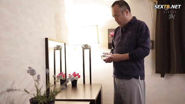 Sumire Mizukawa father-in-law cuckold JAV thumbnail