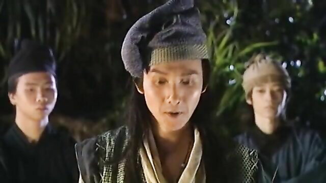 Yuri Komuro as Ming Dynasty sex goddess in ancient Chinese costumes