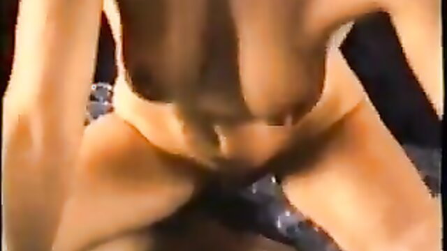 Mature mom with flabby tits & hairy cunt closeup