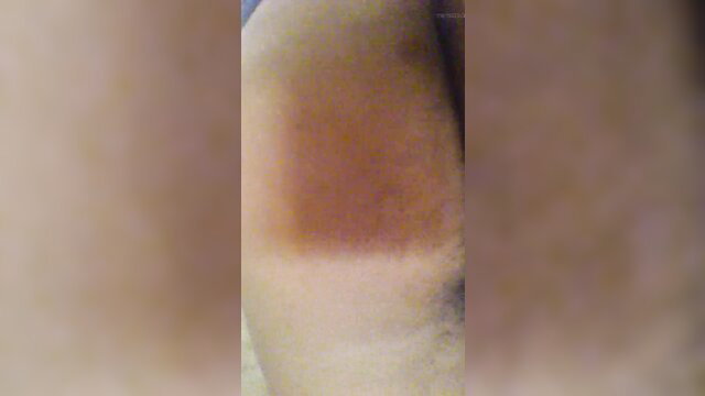 Arab Algerian girl smacks her big hairy ass cheek closeup