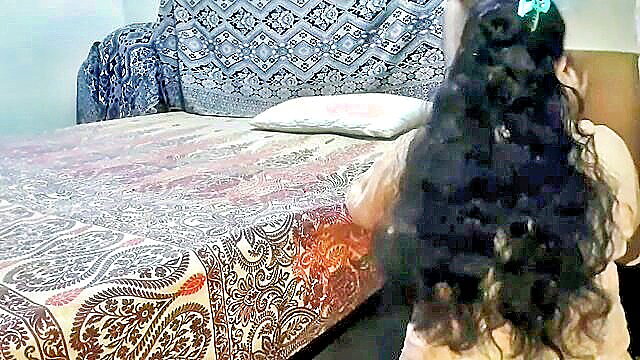 RedQueenRQ desi mom bent over bed in saree, long black hair peek tease