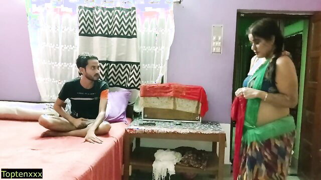 Indian aunty in saree teases guy on bed in hot XXX video