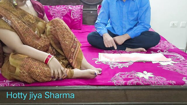 Hotty Jiya Sharmaa desi stepmom in saree with stepson on bed