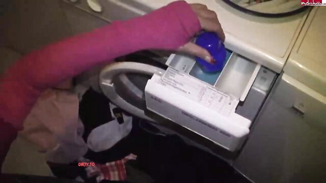 Aische Pervers pouring detergent into washing machine, hot amateur tease