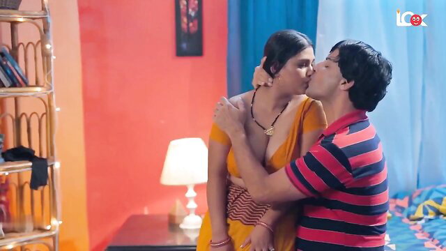 Indian fatty MILF in saree passionately kisses lover in hot sex scene