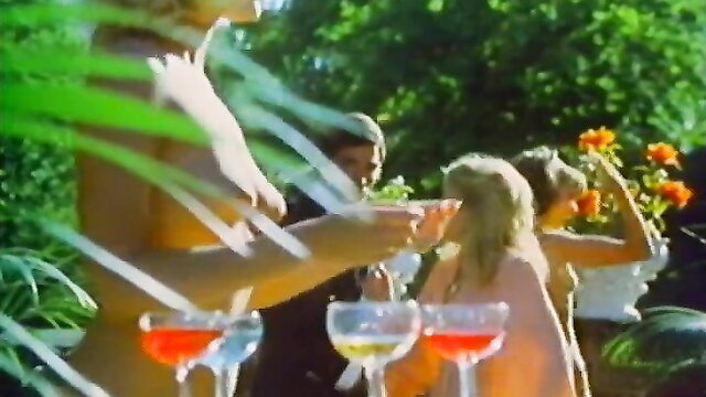 Bel Ami 1975 retro porn: nude blonde women toasting outdoors poolside