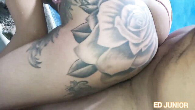 Ed Junior tattooed thick Latina ass up close in poolside sex
