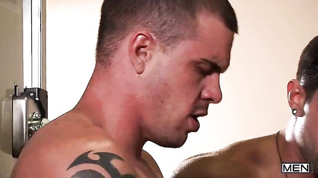 Cameron Foster and Darin Silvers locker room gay orgy thumbnail