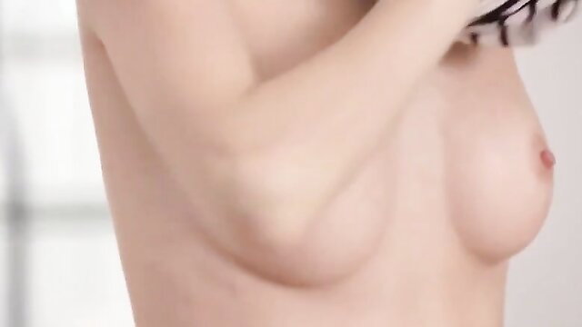 Goldie Baby nude sideboob, tiny blonde teen model posing