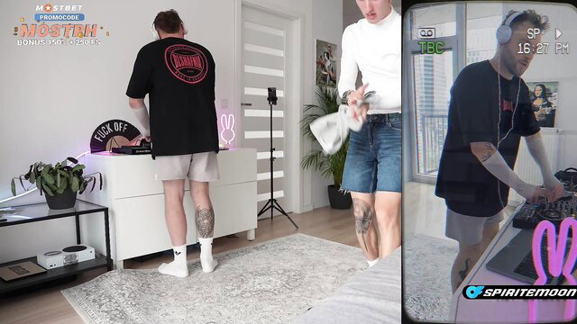 Bunny Rabbits rave whore DJs in shorts, cheats on BF during stream