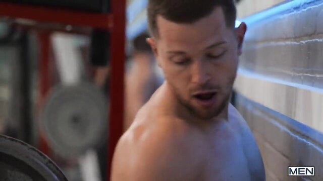 Muscle hunk Johnny flexes shirtless at gym, leaves twink speechless