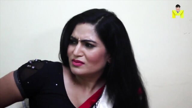 Indian MILF in black saree blouse smirks seductively, Bekaboo S01E01 blowjob scene