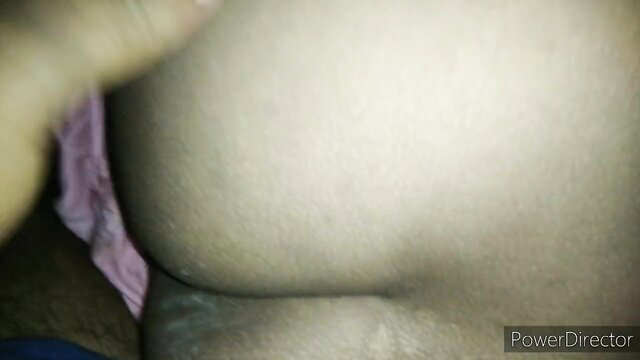 Indian amateur Pooja's big pale ass upskirt closeup tease