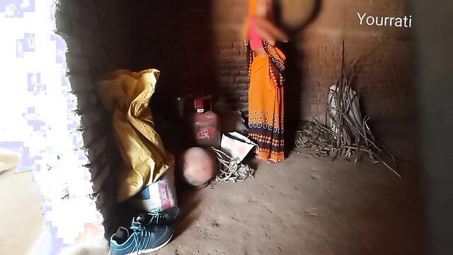 Yourrati village bhabhi in orange saree stands sexy farmhouse tease